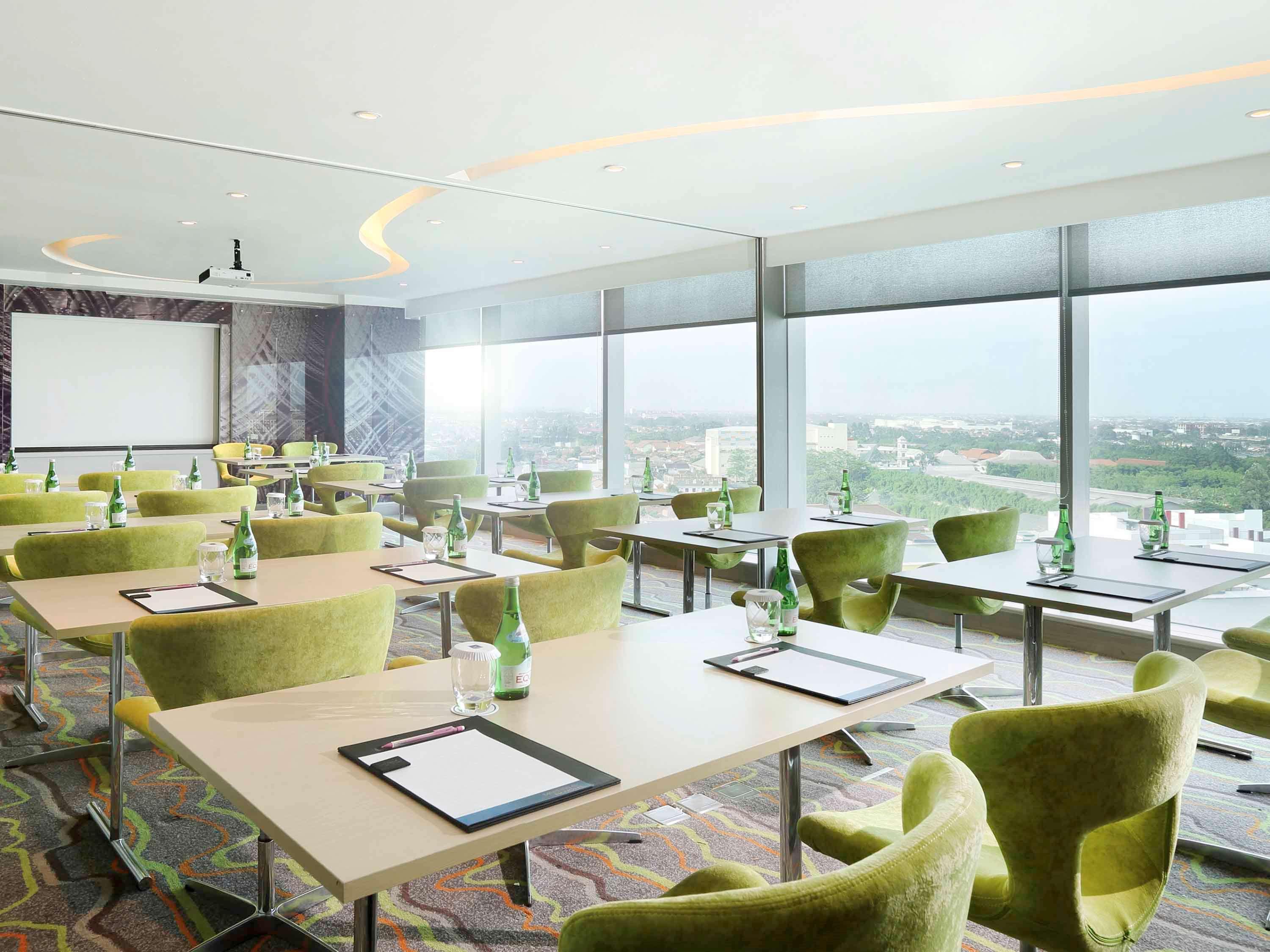 Novotel Тангеранг Экстерьер фото