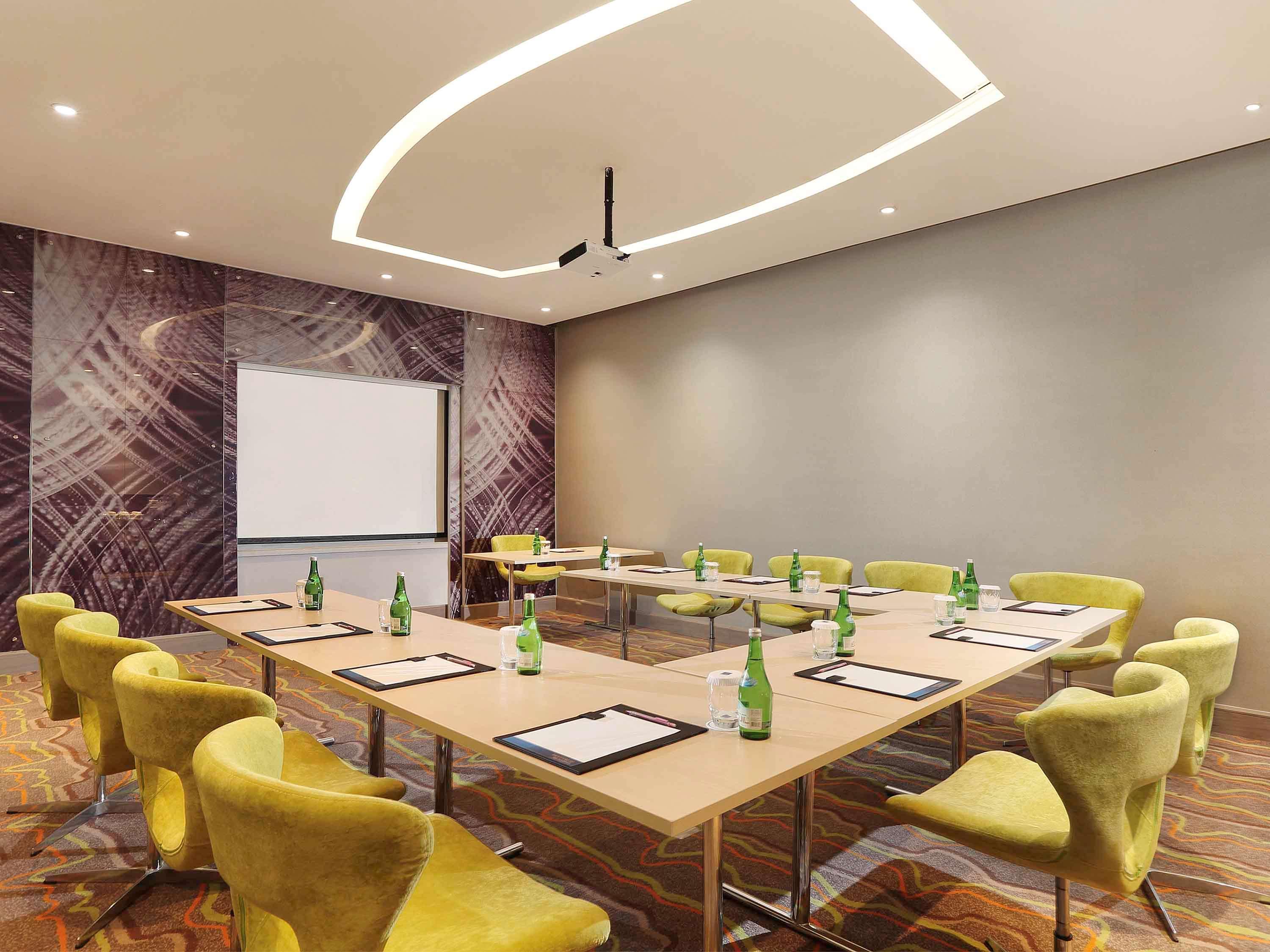 Novotel Тангеранг Экстерьер фото