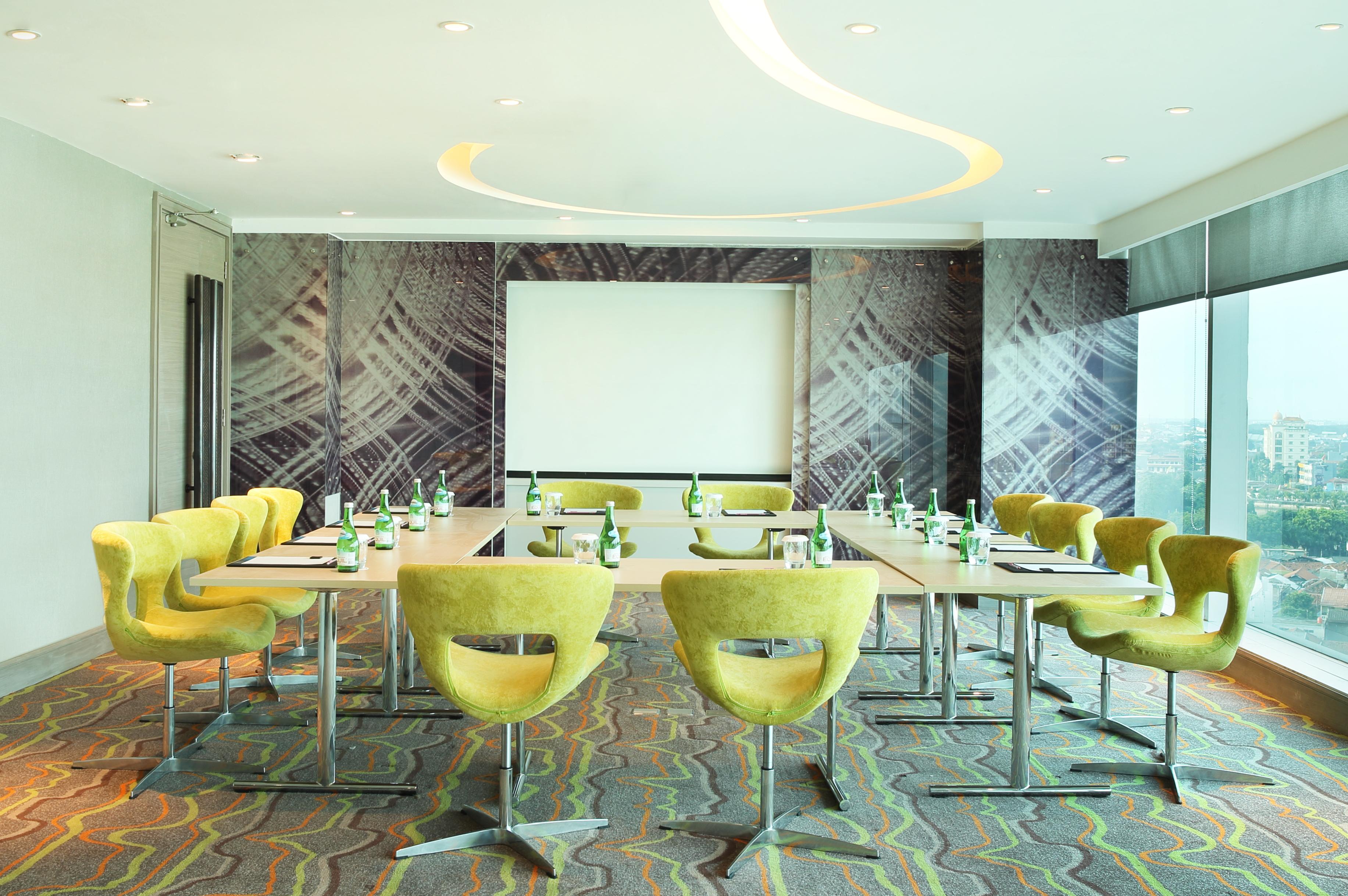 Novotel Тангеранг Экстерьер фото
