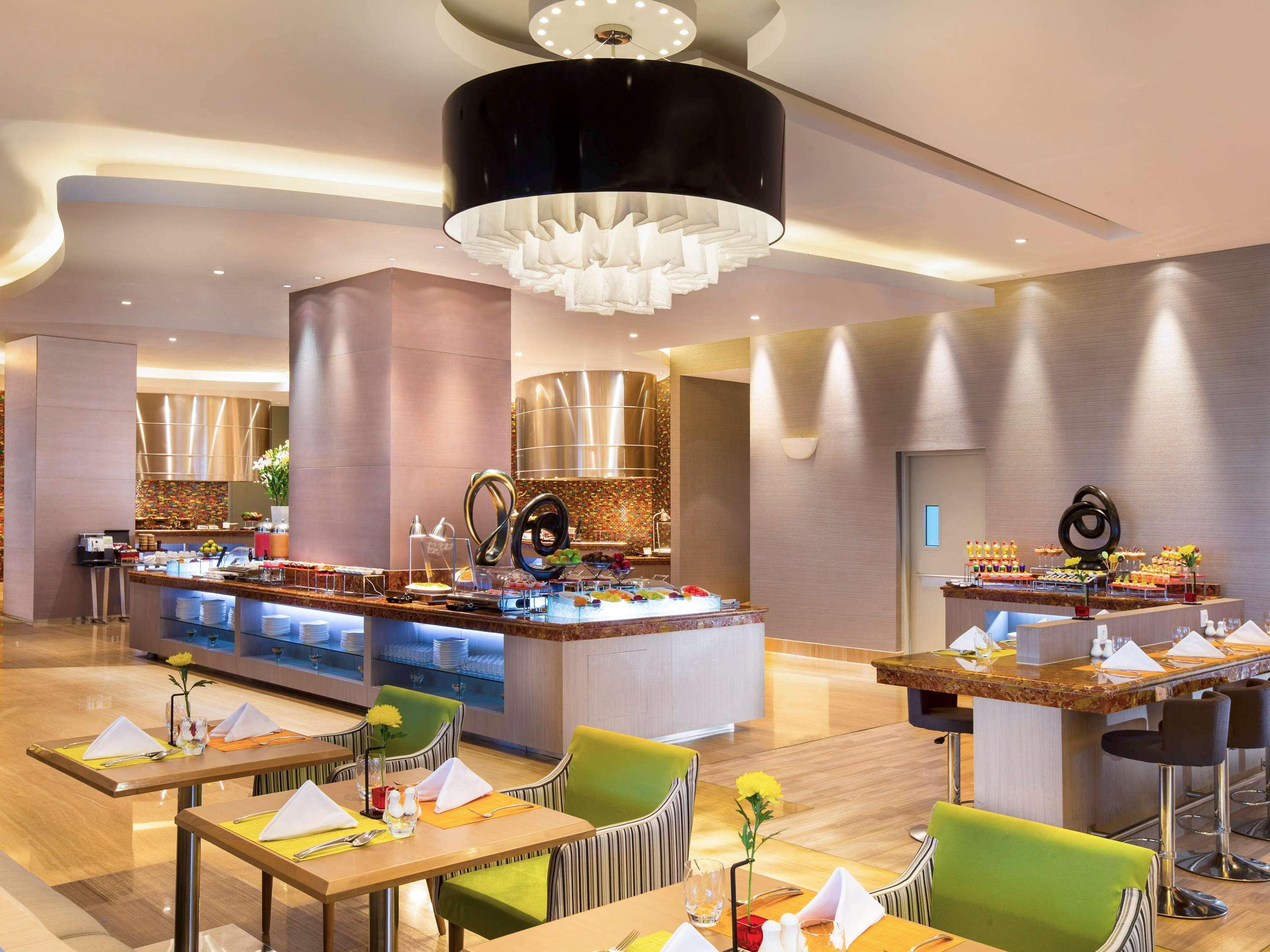 Novotel Тангеранг Экстерьер фото