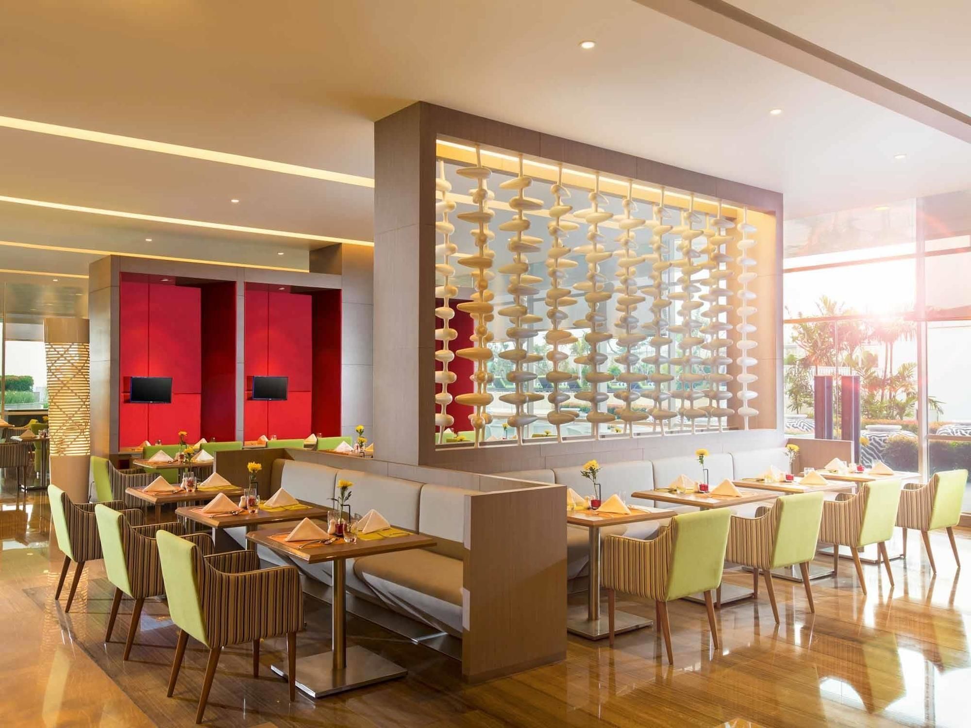 Novotel Тангеранг Экстерьер фото