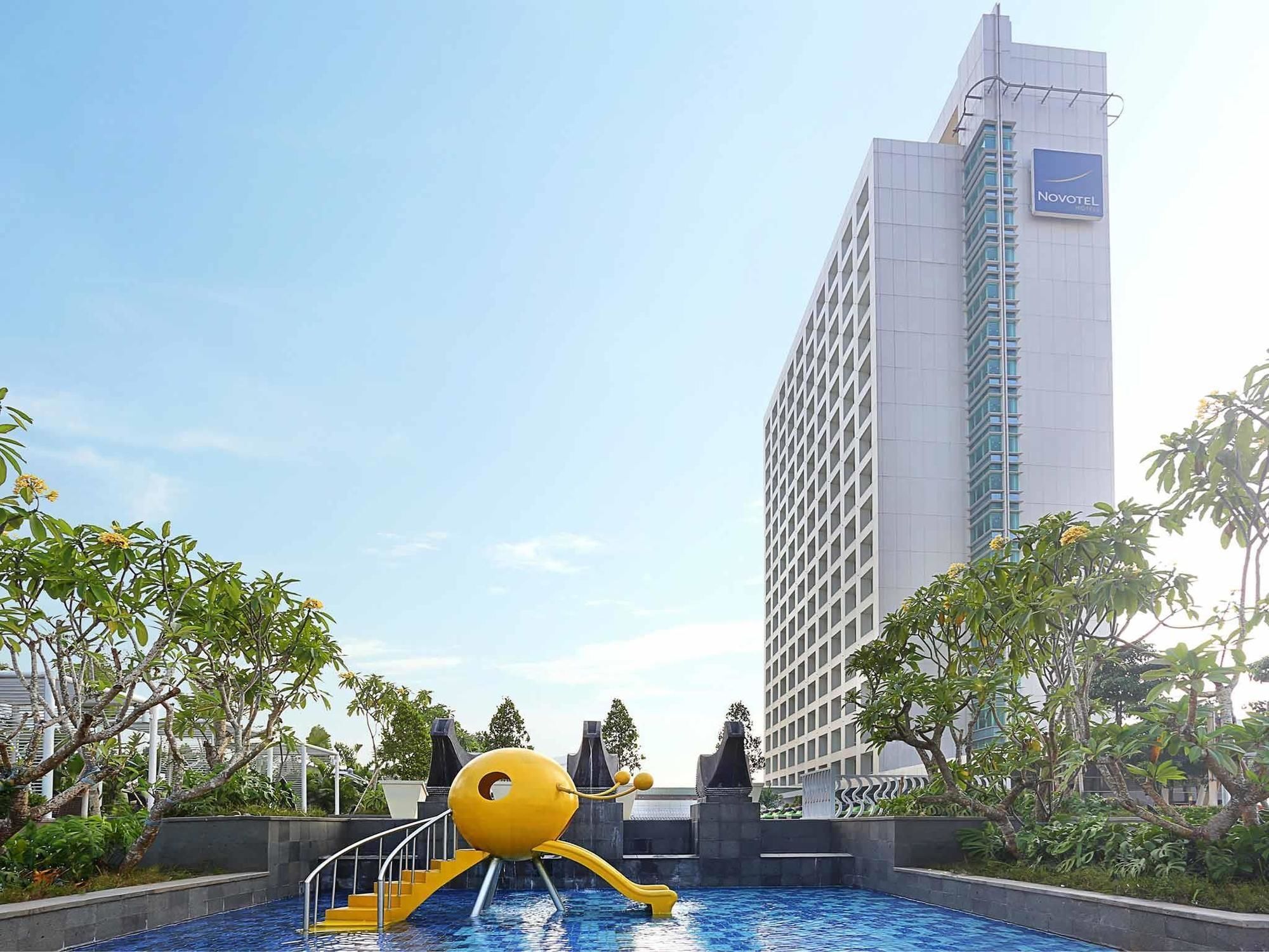 Novotel Тангеранг Экстерьер фото